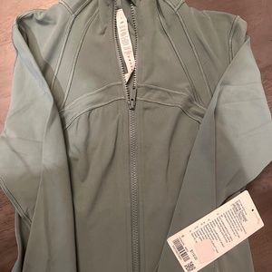 LuLuLemon~Define Cropped Jacket Nulu~Medium Forrest